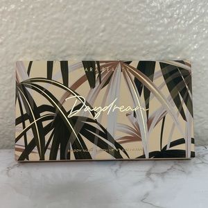 Kara Daydream Eyeshadow Palette